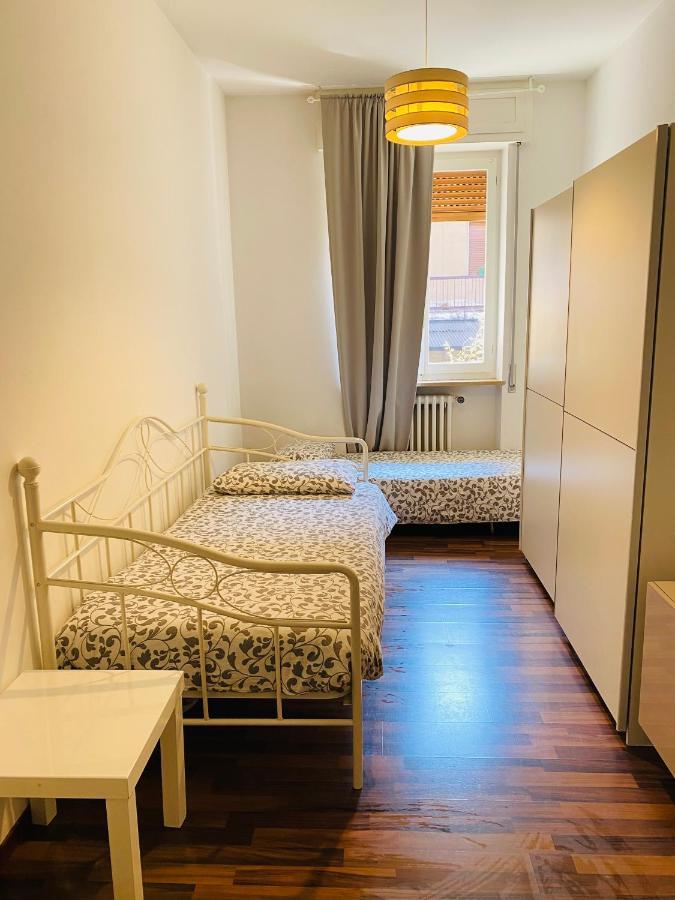 Appartmentslapiazzetta -1-2-6 Sesto Calende Exteriör bild