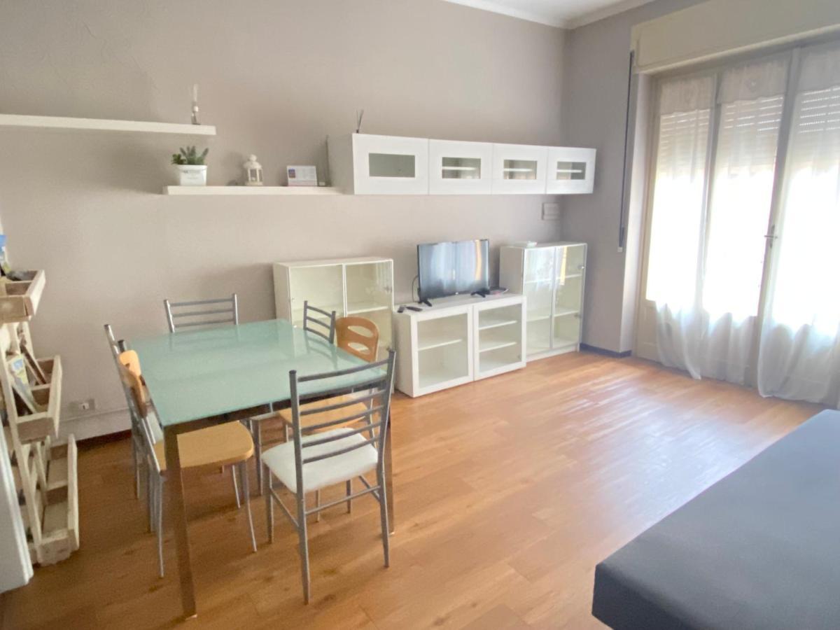 Appartmentslapiazzetta -1-2-6 Sesto Calende Exteriör bild