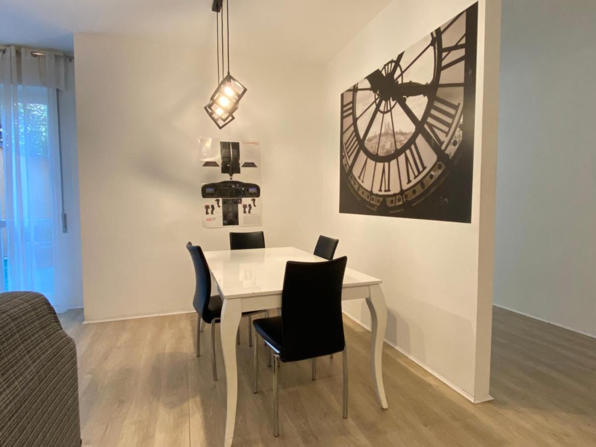 Appartmentslapiazzetta -1-2-6 Sesto Calende Exteriör bild